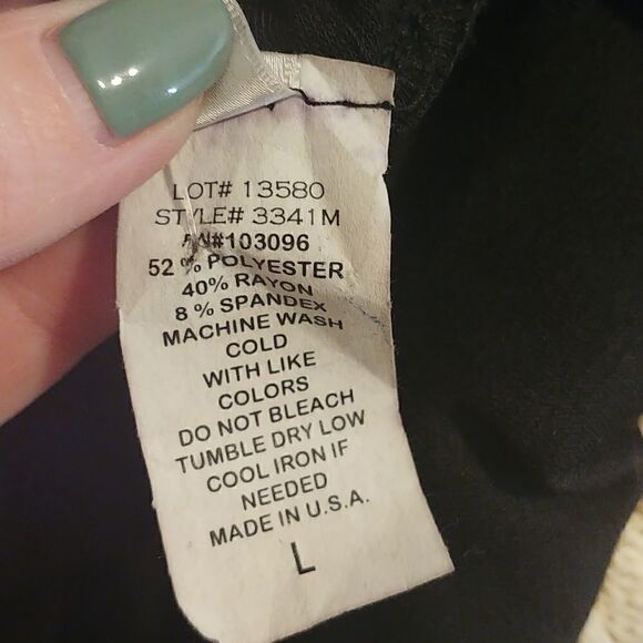 Discreet. NWT. Women's black top with silver bling! Size Large. - Picture 9 of 9